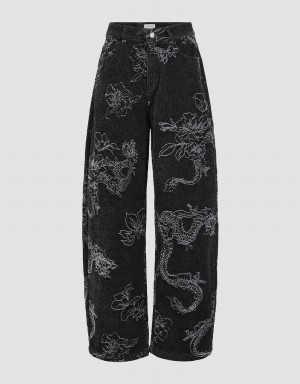 Urban Revivo Dragon Printed Carrot Fit Kadın Kot Pantolon Siyah | LYK686LE